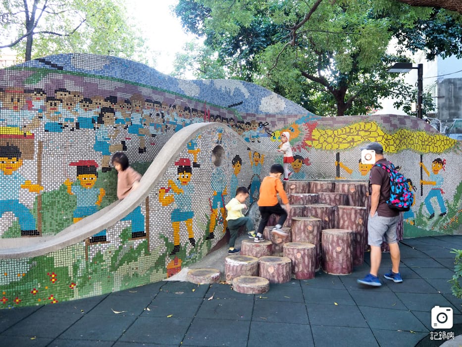 捷運中山站-美術公園臺北傳奇 (11).JPG