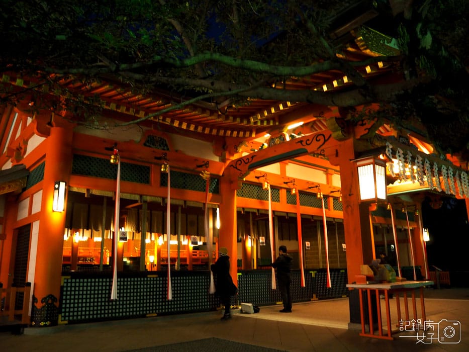 夜晚的伏見稻荷大社+千本鳥居 (20).JPG