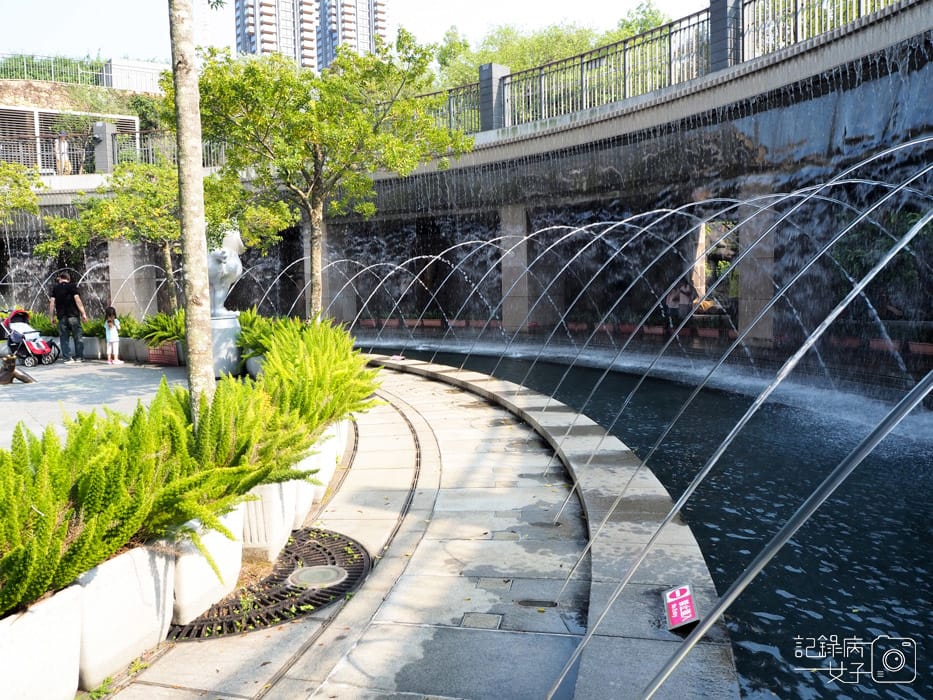 2020台北杜鵑花季_大安森林公園x捷運站水幕表演 (32).JPG 2020台北杜鵑花季_大安森林公園x捷運站水幕表演 (32).JPG