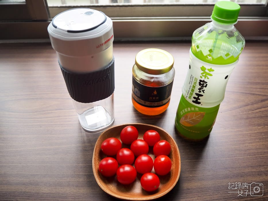 開箱_NAKASA 300ml 便攜式電動果汁機_JB 1935A (13).JPG