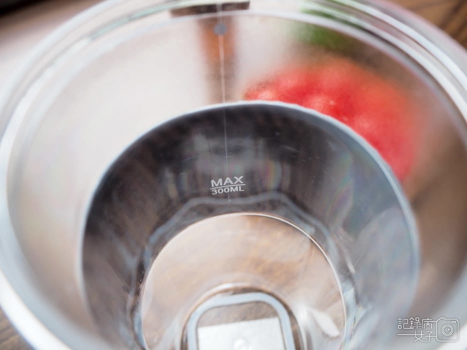 開箱_NAKASA 300ml 便攜式電動果汁機_JB 1935A (14).JPG