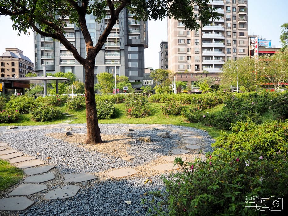 2020台北杜鵑花季_大安森林公園x捷運站水幕表演 (4).JPG 2020台北杜鵑花季_大安森林公園x捷運站水幕表演 (4).JPG