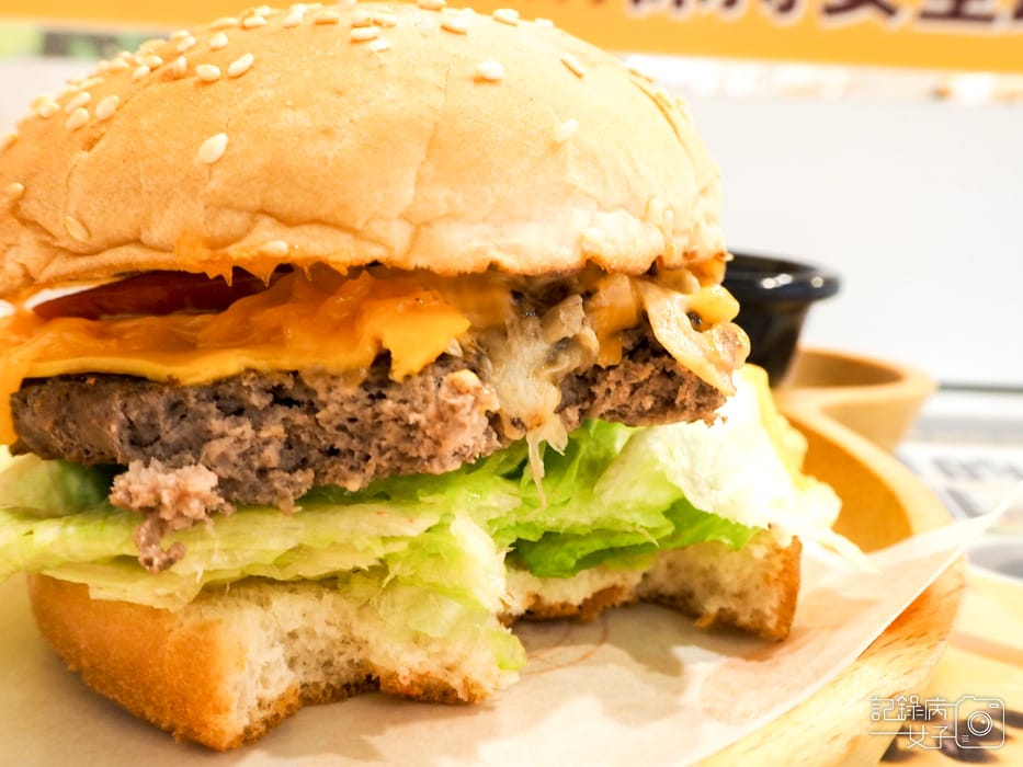 Q Burgerx蕈菇厚牛堡16.jpg Q Burgerx蕈菇厚牛堡16.jpg