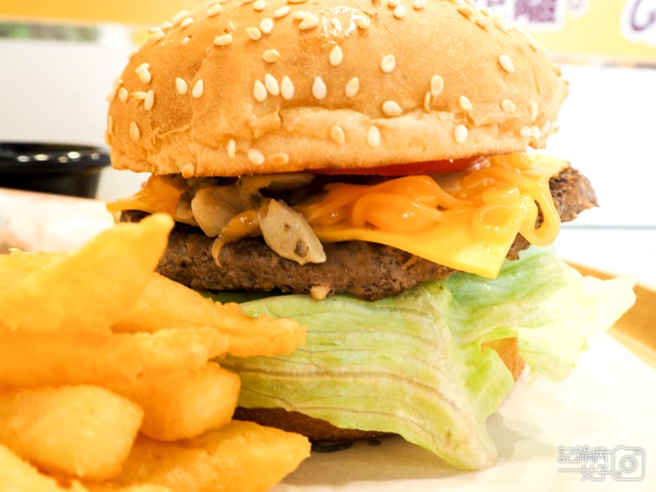 Q Burgerx蕈菇厚牛堡13.jpg Q Burgerx蕈菇厚牛堡13.jpg