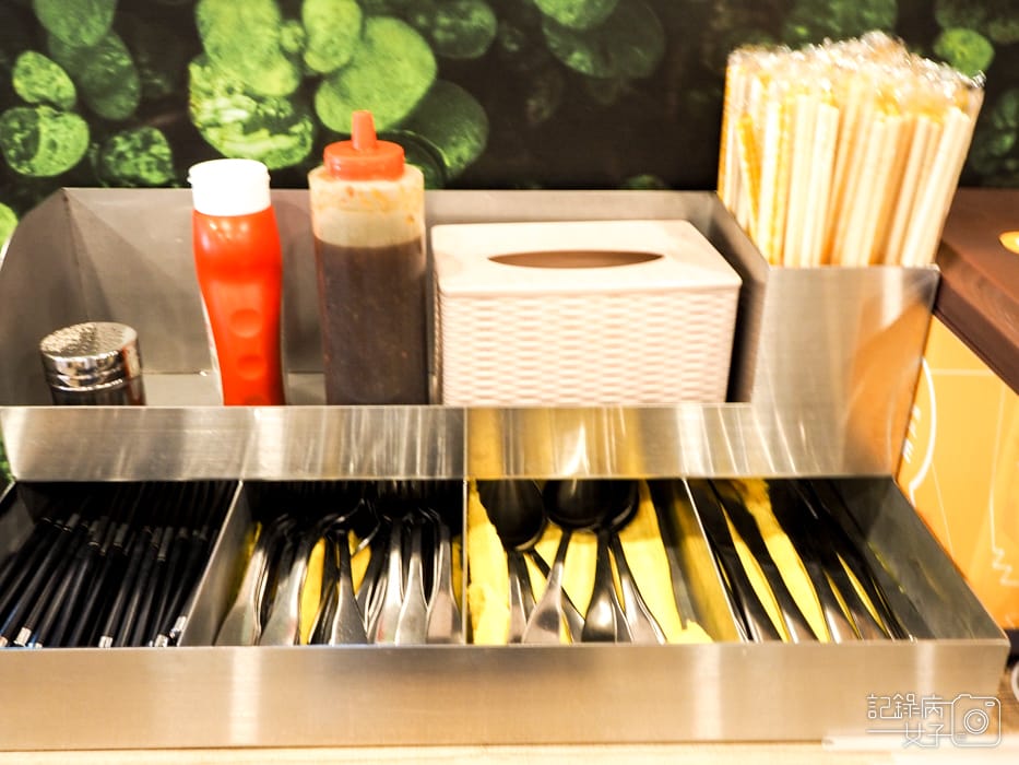 Q Burgerx蕈菇厚牛堡2.jpg Q Burgerx蕈菇厚牛堡2.jpg