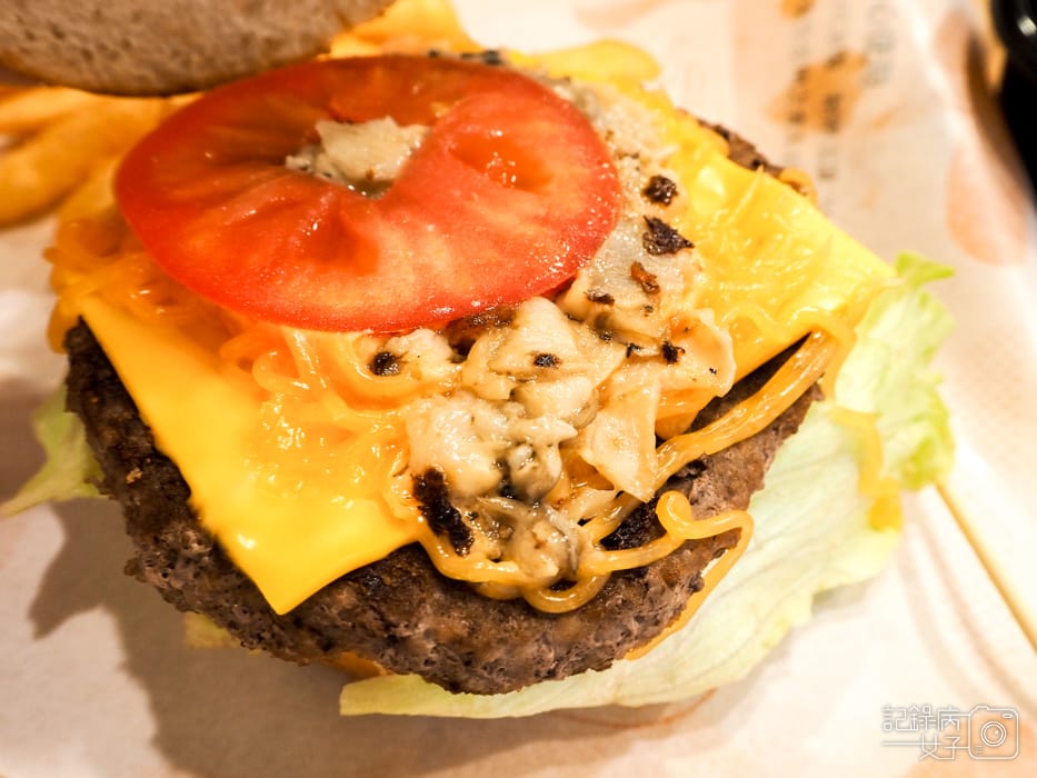 Q Burgerx蕈菇厚牛堡15.jpg Q Burgerx蕈菇厚牛堡15.jpg