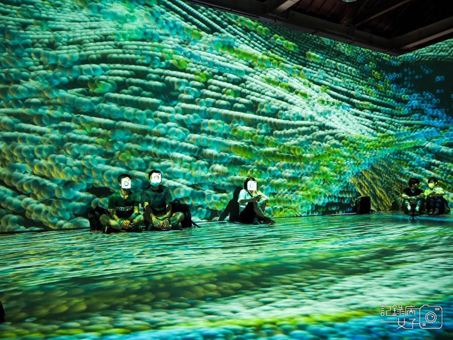 Hello Ouchhh AI數據藝術展x華山文創園區15.jpg Hello Ouchhh AI數據藝術展x華山文創園區15.jpg