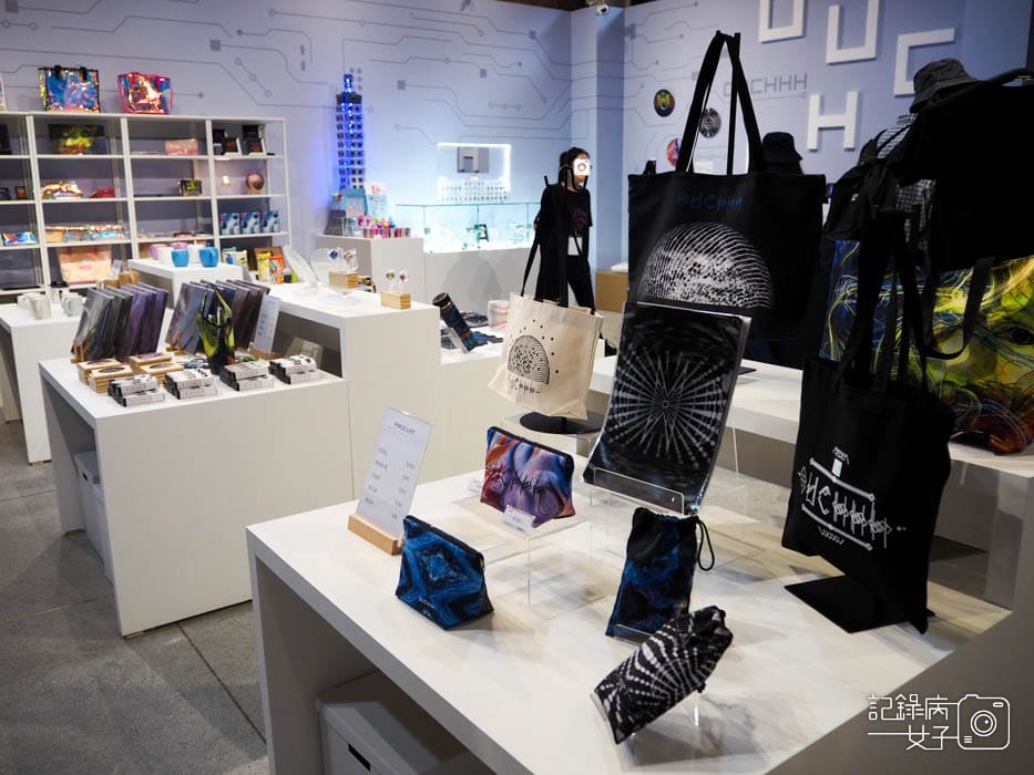 Hello Ouchhh AI數據藝術展x華山文創園區52.jpg Hello Ouchhh AI數據藝術展x華山文創園區52.jpg