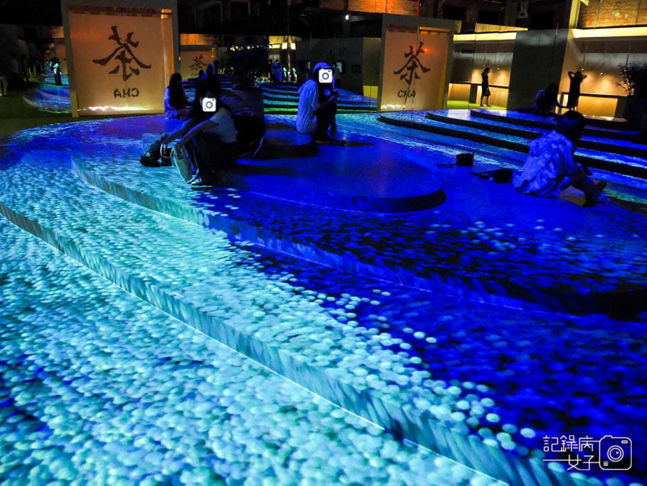 Hello Ouchhh AI數據藝術展x華山文創園區42.jpg Hello Ouchhh AI數據藝術展x華山文創園區42.jpg