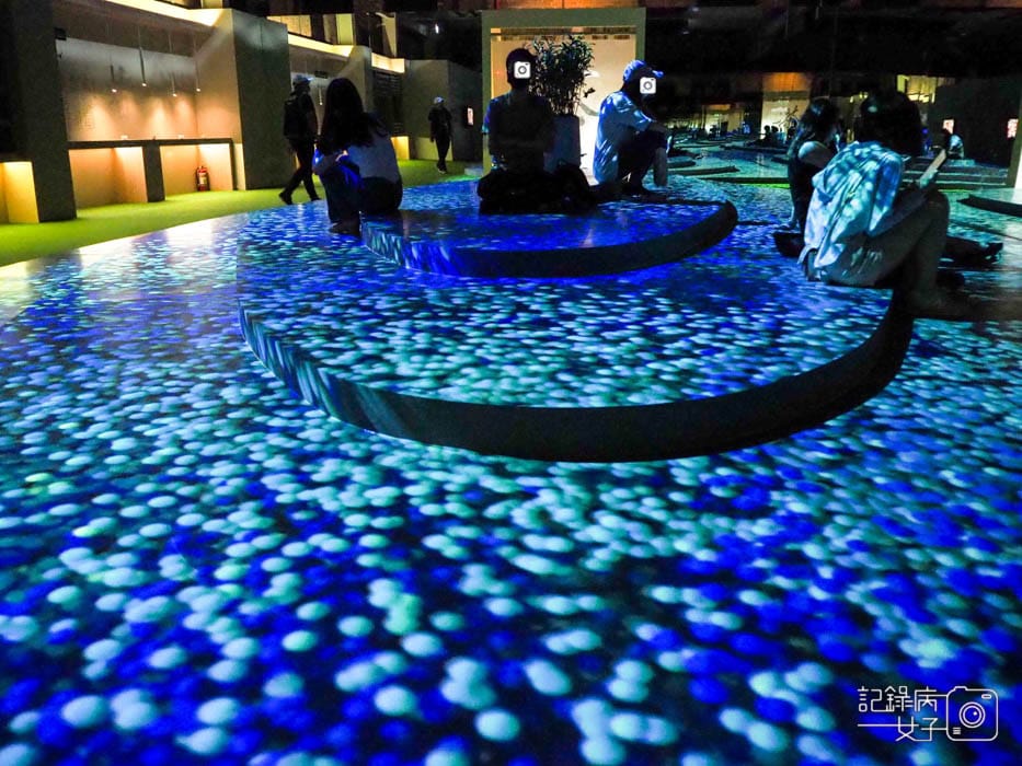 Hello Ouchhh AI數據藝術展x華山文創園區44.jpg Hello Ouchhh AI數據藝術展x華山文創園區44.jpg