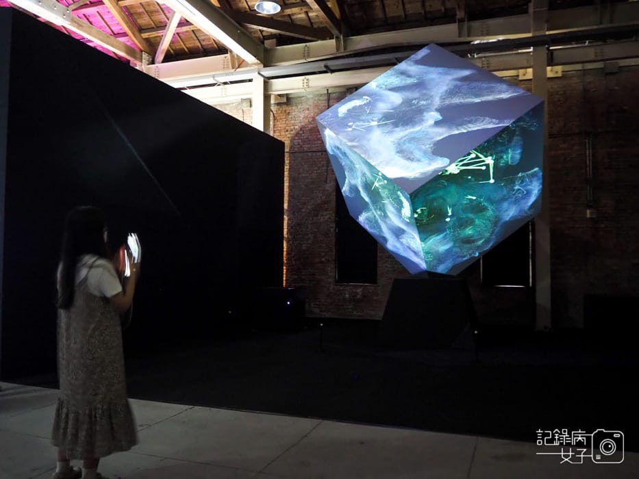 Hello Ouchhh AI數據藝術展x華山文創園區8.jpg Hello Ouchhh AI數據藝術展x華山文創園區8.jpg