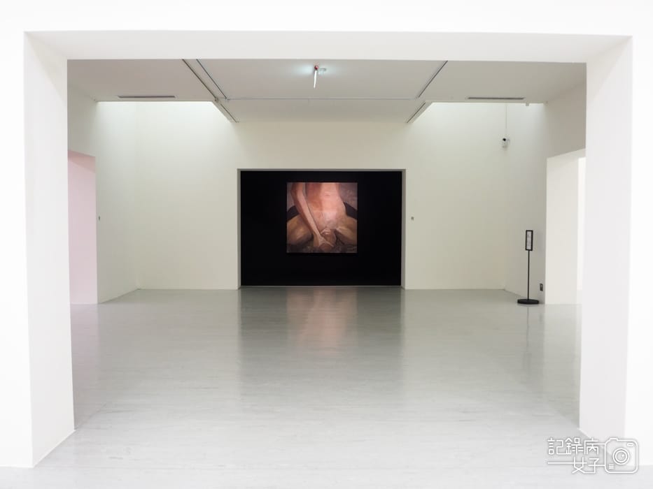 台北美術館機場傳輸帶屍體 痛苦與歡愉曾慶強個展14.jpg 台北美術館機場傳輸帶屍體 痛苦與歡愉曾慶強個展14.jpg