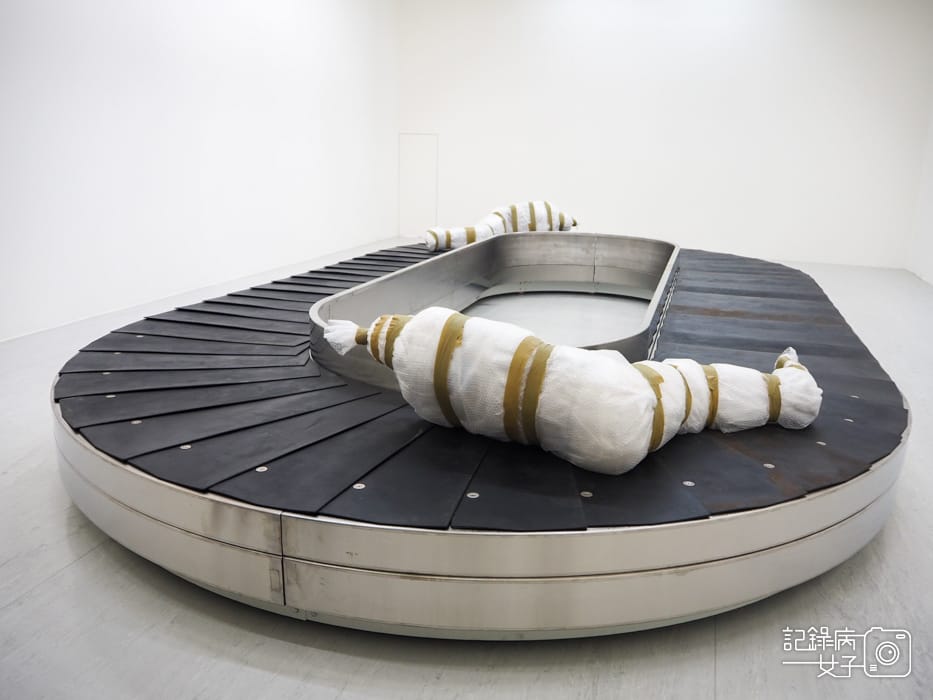 台北美術館機場傳輸帶屍體 痛苦與歡愉曾慶強個展16.jpg 台北美術館機場傳輸帶屍體 痛苦與歡愉曾慶強個展16.jpg