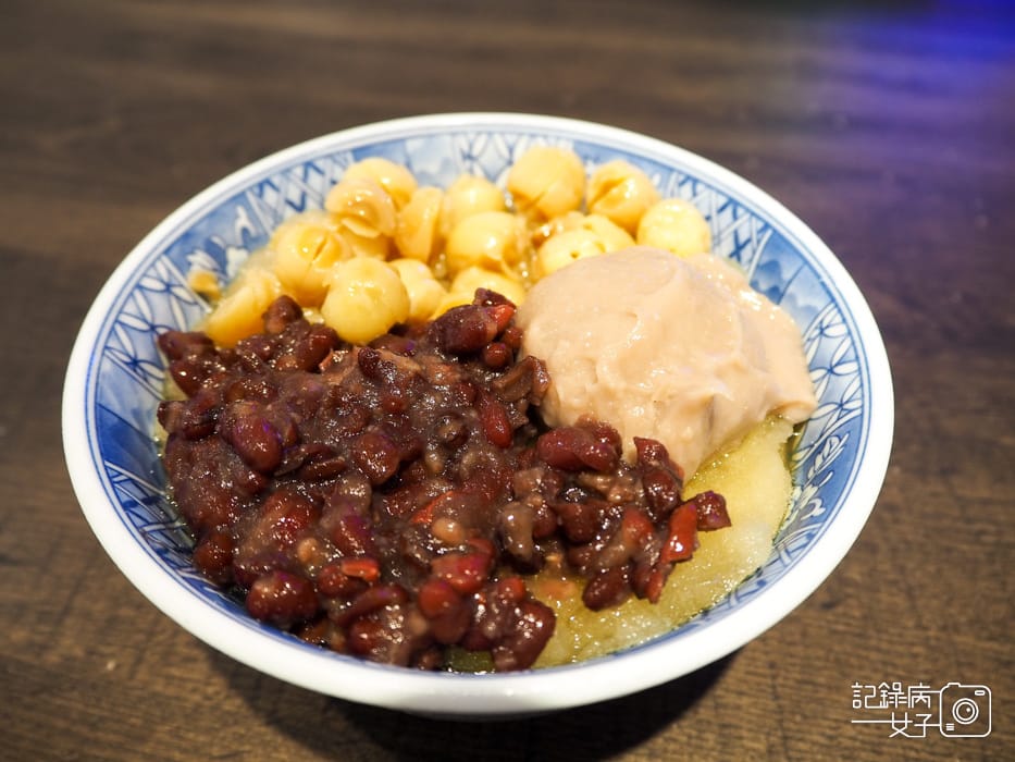 南投埔里市場 柒玖冰室x招牌甘蔗冰x紅豆芋泥蓮子7.jpg