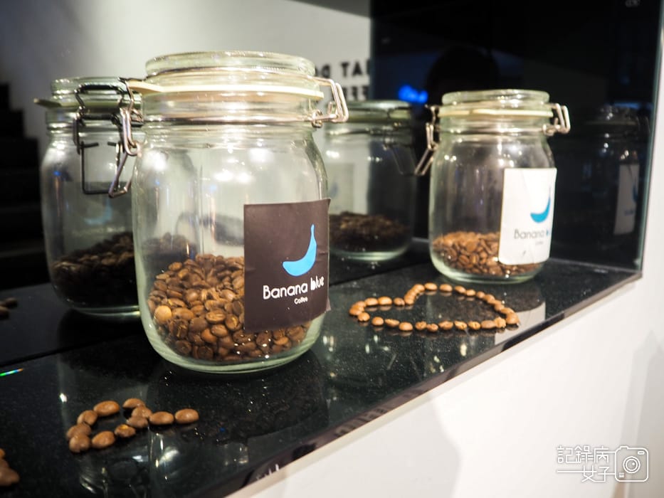 Banana Blue Coffee 藍色香蕉 士林不限時附插座舒適咖啡廳14.jpg