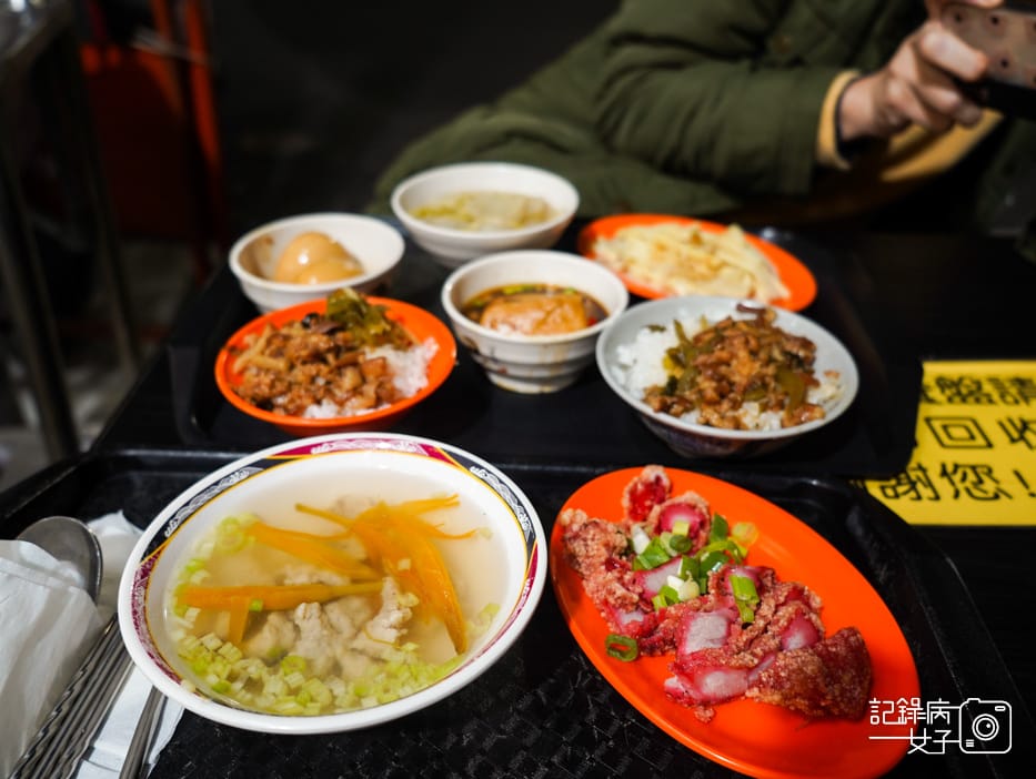 三重美食魯肉飯 唯豐魯肉飯 今大 蓮霧 店小二22.jpg