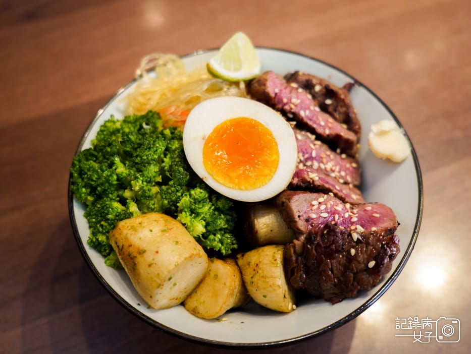 初牛吃到飽 招牌厚切牛排丼飯 內湖江南街18.jpg