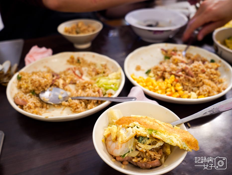 孔廟大龍峒保安宮美食 阿仁炒飯 什錦招牌炒飯 肉絲炒飯21.jpg