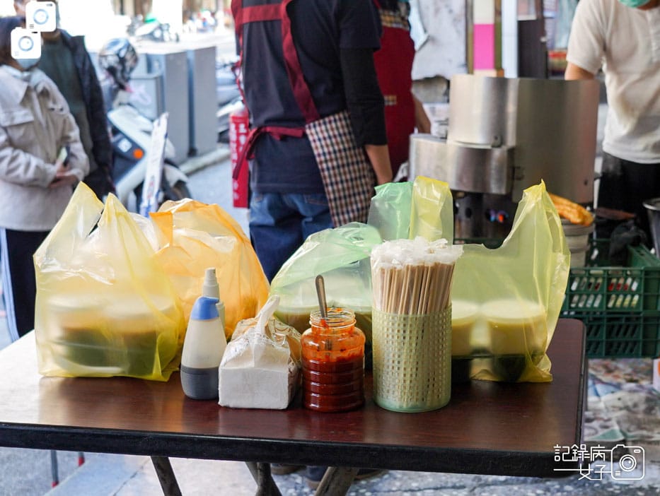 早餐新北三重蛋餅大王 x 排隊老店 x 雙蛋蛋餅2.jpg