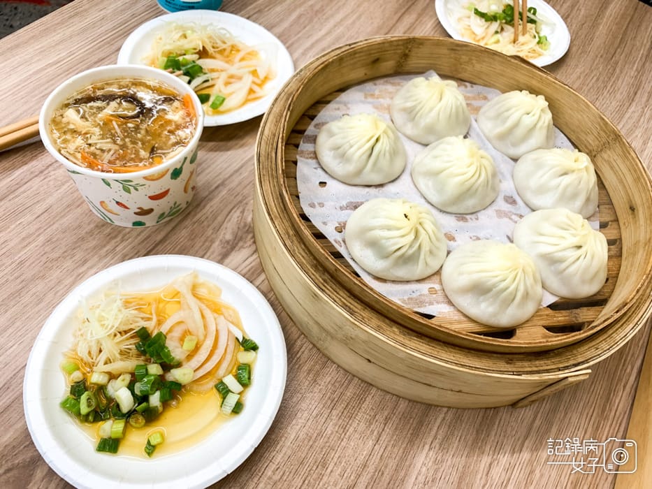 中山湯包洪蒜香湯包原味湯包麻辣小籠湯包皮薄多汁8.jpg 中山湯包洪蒜香湯包原味湯包麻辣小籠湯包皮薄多汁8.jpg