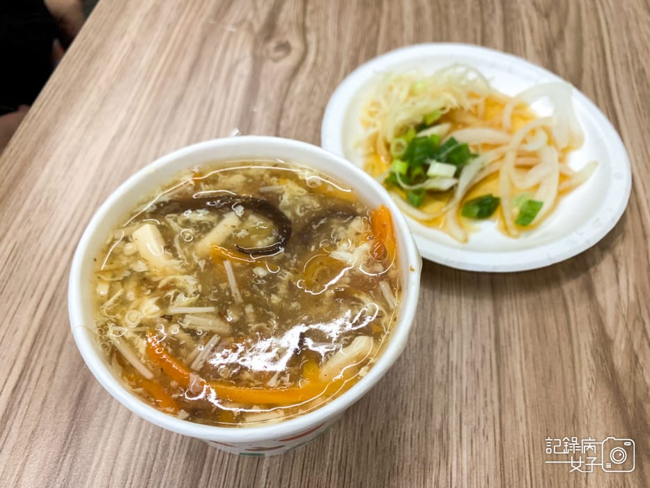 中山湯包洪蒜香湯包原味湯包麻辣小籠湯包皮薄多汁9.jpg 中山湯包洪蒜香湯包原味湯包麻辣小籠湯包皮薄多汁9.jpg