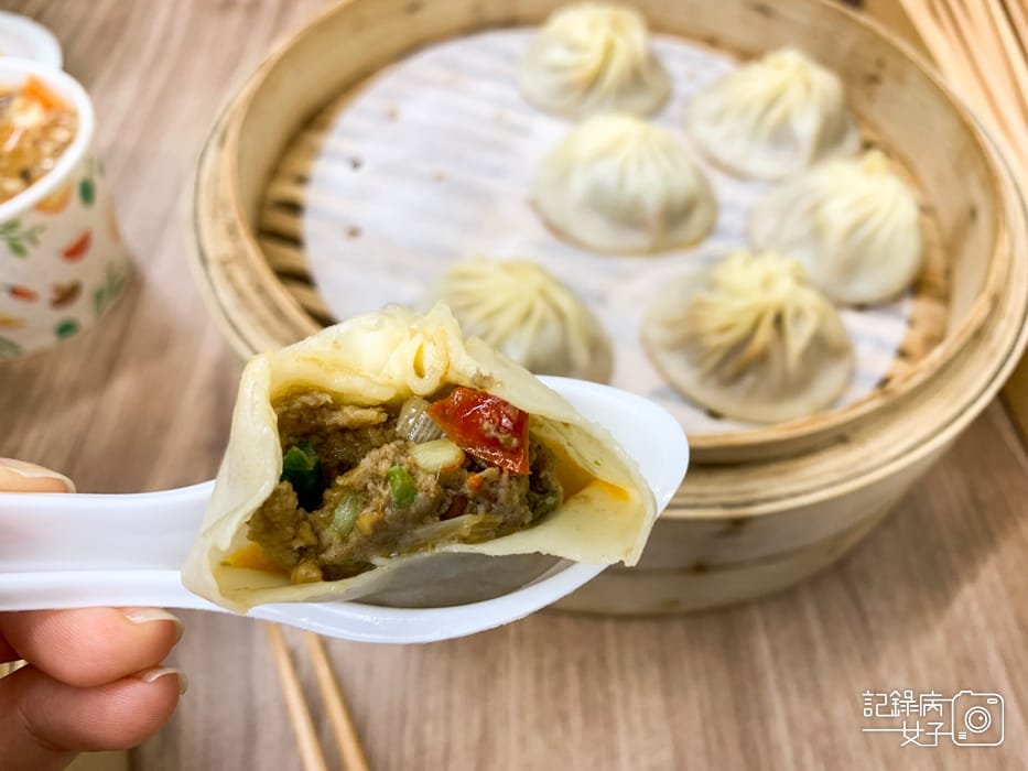 中山湯包洪蒜香湯包原味湯包麻辣小籠湯包皮薄多汁18.jpg 中山湯包洪蒜香湯包原味湯包麻辣小籠湯包皮薄多汁18.jpg