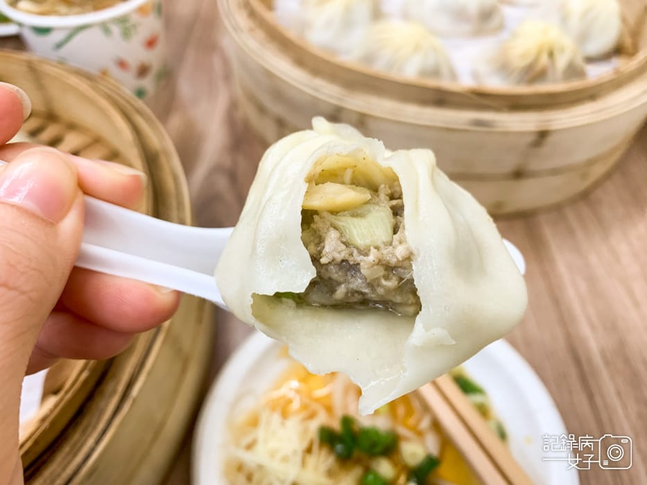 中山湯包洪蒜香湯包原味湯包麻辣小籠湯包皮薄多汁21.jpg 中山湯包洪蒜香湯包原味湯包麻辣小籠湯包皮薄多汁21.jpg