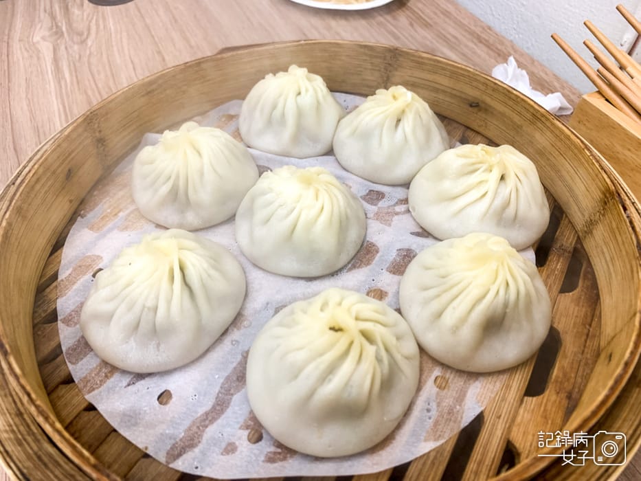 中山湯包洪蒜香湯包原味湯包麻辣小籠湯包皮薄多汁10.jpg 中山湯包洪蒜香湯包原味湯包麻辣小籠湯包皮薄多汁10.jpg