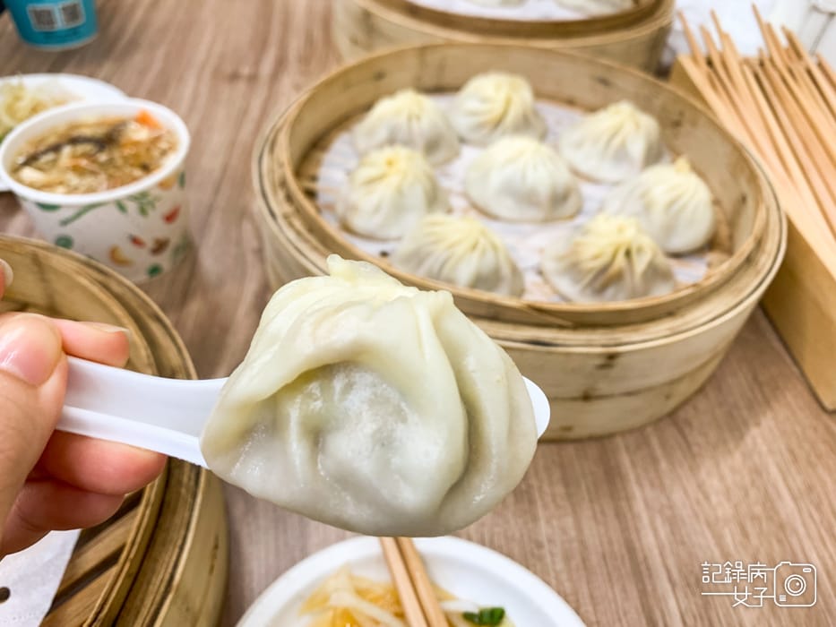中山湯包洪蒜香湯包原味湯包麻辣小籠湯包皮薄多汁20.jpg 中山湯包洪蒜香湯包原味湯包麻辣小籠湯包皮薄多汁20.jpg