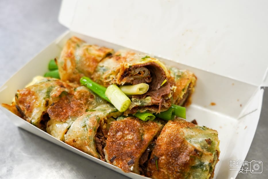 32饒河夜市蔥海手工蔥油餅蔥海捲餅牛肉捲大餅.jpg