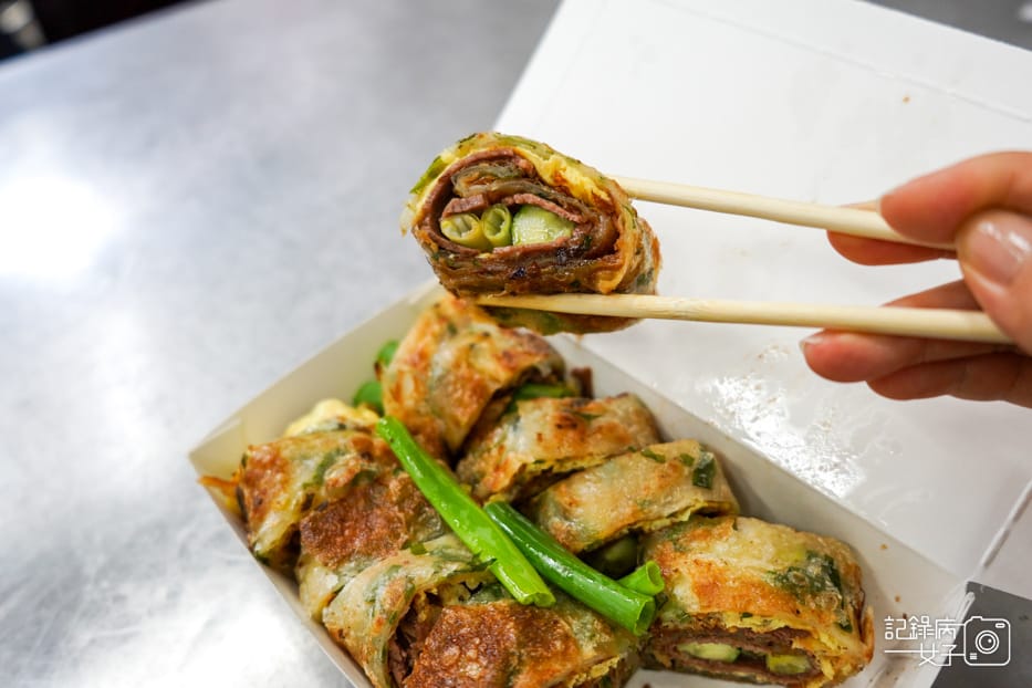 29饒河夜市蔥海手工蔥油餅蔥海捲餅牛肉捲大餅.jpg