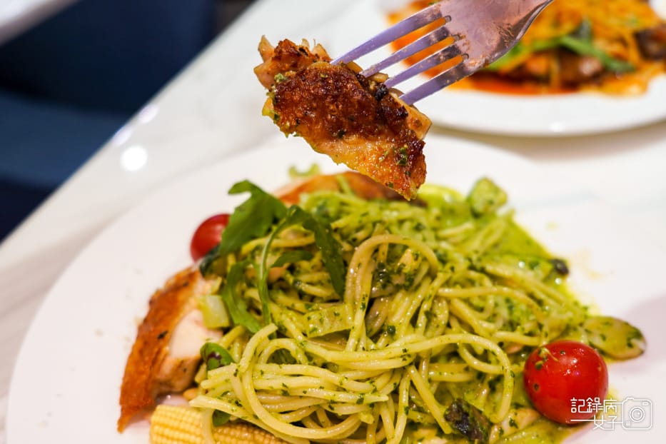 26LIVE PASTA 松江南京悠活義大利麵青醬雞肉義大利麵.jpg