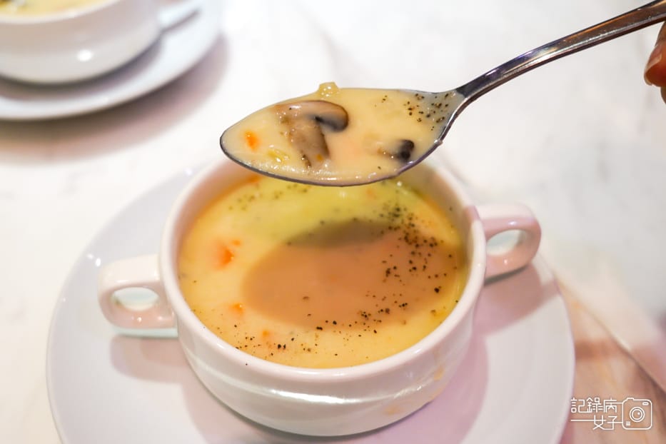 19LIVE PASTA 松江南京悠活義大利麵玉米濃湯.jpg