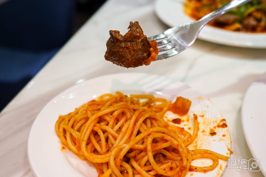33LIVE PASTA 松江南京悠活義大利麵茄汁菲力牛義大利麵.jpg