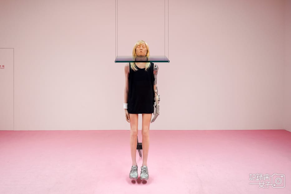 21台北市立美術館 未來身體 超自然雕塑 超寫實超現實蠟像.jpg