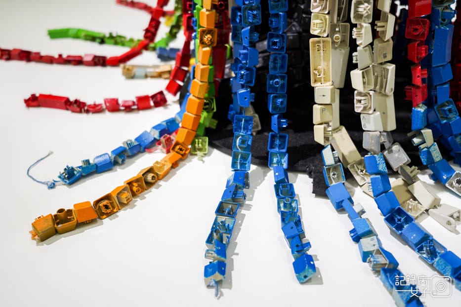 28台北市立美術館 未來身體 超自然雕塑 超寫實超現實蠟像.jpg