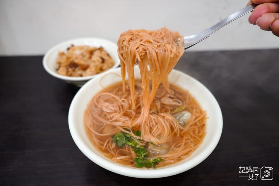 27饒河夜市東發號油飯蚵仔麵線百年老店.jpg