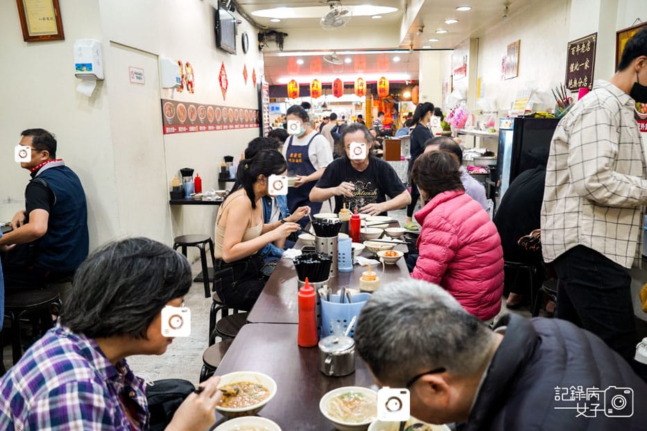 8饒河夜市東發號油飯蚵仔麵線百年老店.jpg