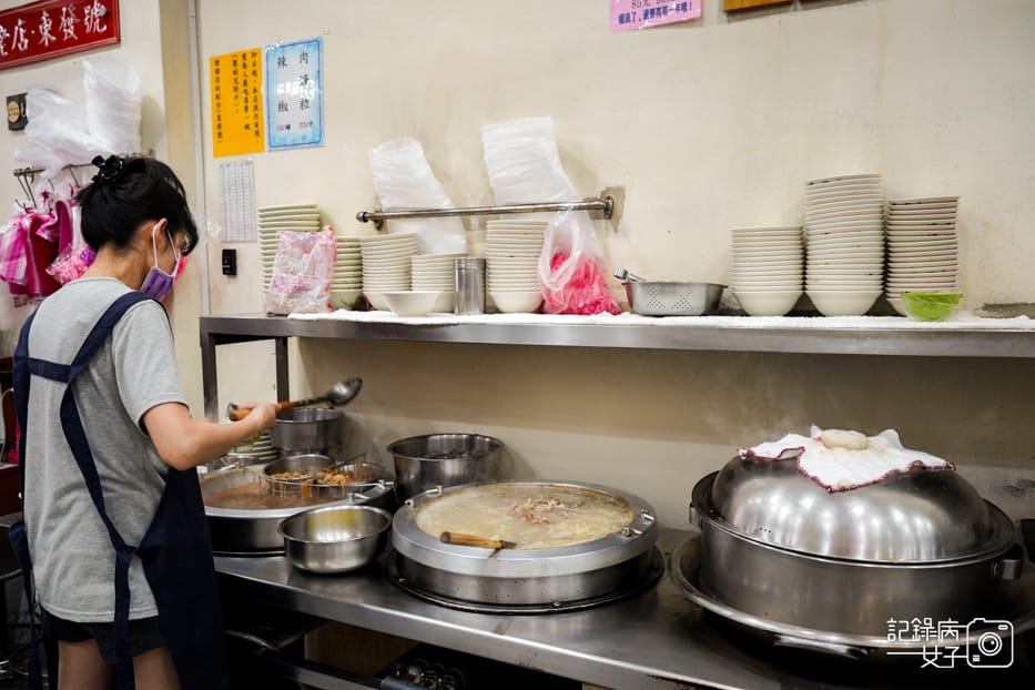 12饒河夜市東發號油飯蚵仔麵線百年老店.jpg