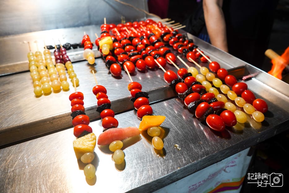 26基隆廟口夜市好吃糖葫蘆.jpg