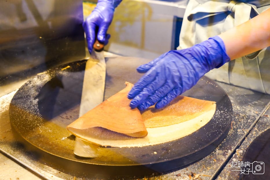 18日本東京池袋 gelato pique cafe creperie 可麗餅コンプレ奶油砂糖可麗餅.jpg