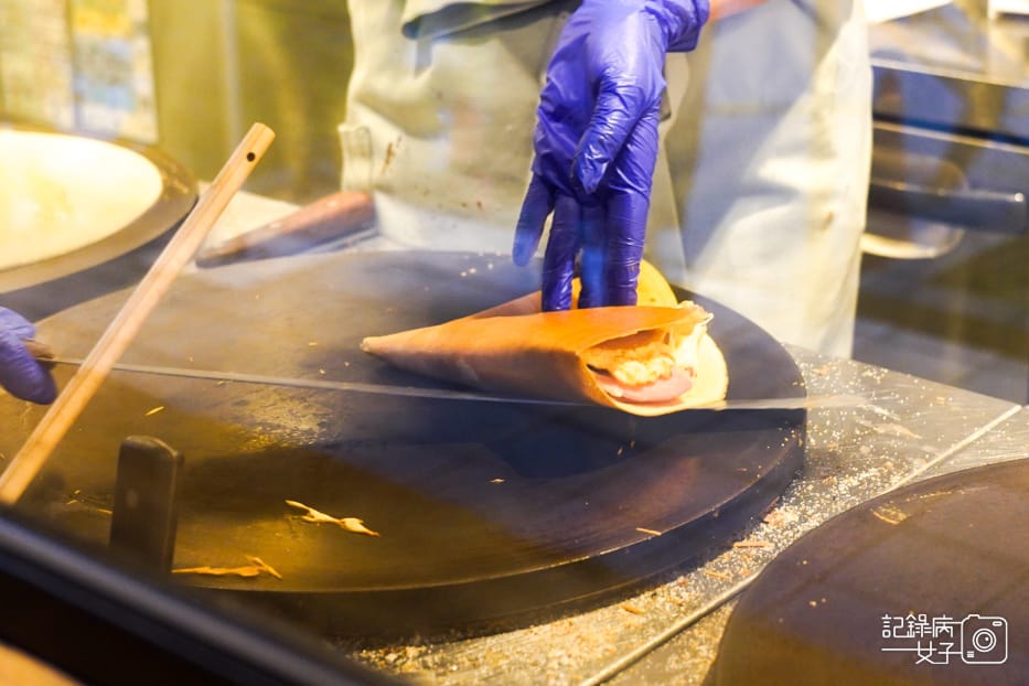 14日本東京池袋 gelato pique cafe creperie 可麗餅コンプレ奶油砂糖可麗餅.jpg