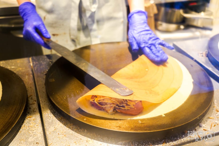 11日本東京池袋 gelato pique cafe creperie 可麗餅コンプレ奶油砂糖可麗餅.jpg