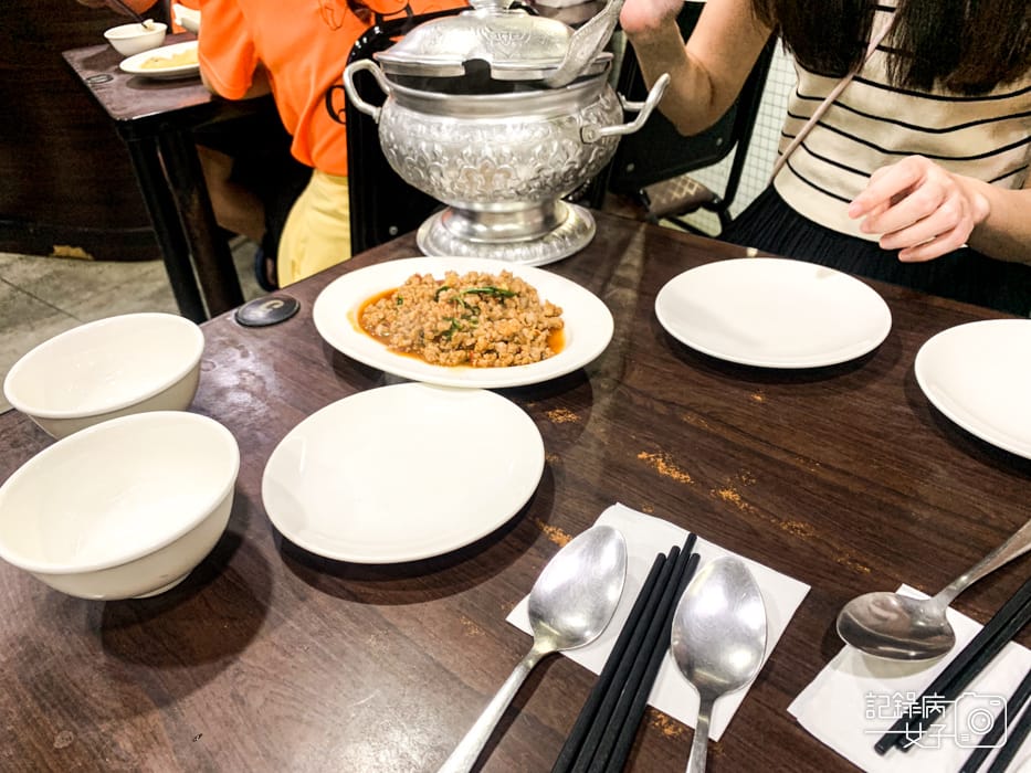 5台北橋三和夜市三重泰式圓料理月亮蝦餅打拋豬椒麻雞檸檬鱸魚.jpg 5台北橋三和夜市三重泰式圓料理月亮蝦餅打拋豬椒麻雞檸檬鱸魚.jpg