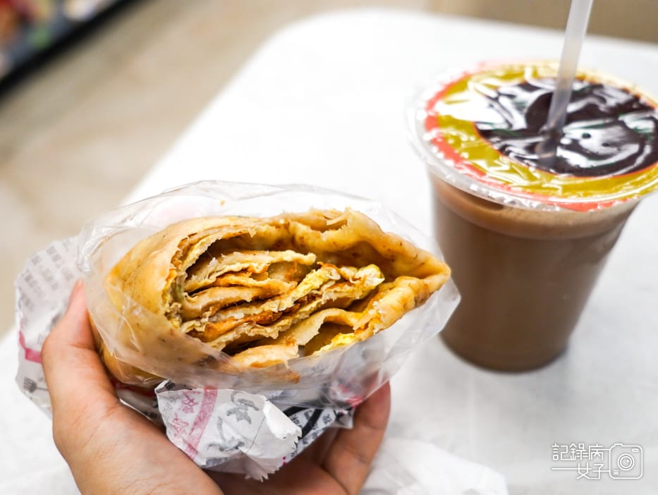 21桃園大園手工報紙蛋餅大園報紙雙蛋蛋餅古早味奶茶.jpg 21桃園大園手工報紙蛋餅大園報紙雙蛋蛋餅古早味奶茶.jpg