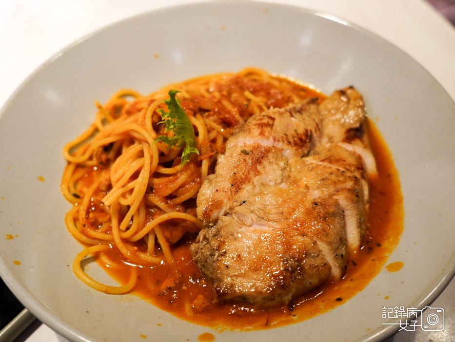 28petit doux微兜茄汁嫩雞胸義大利麵.jpg