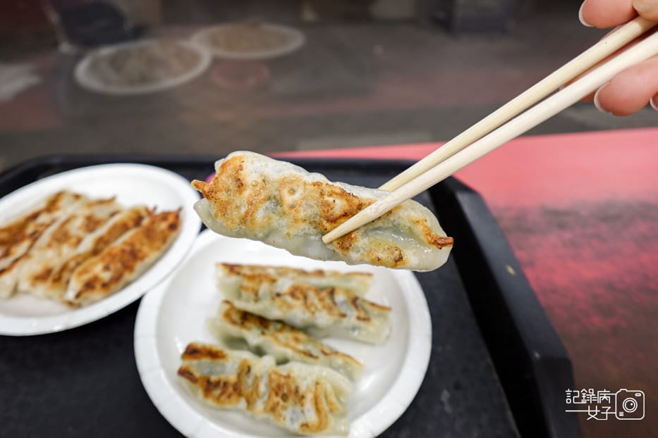 62永春天橋下豆江之家韭菜鍋貼煎餃.jpg