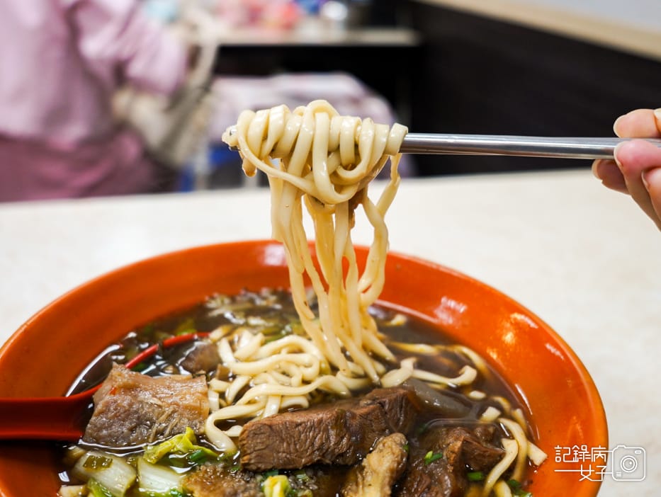 29饒河夜市齒牛香牛肉麵三合一牛肉麵饒河牛肉麵.jpg