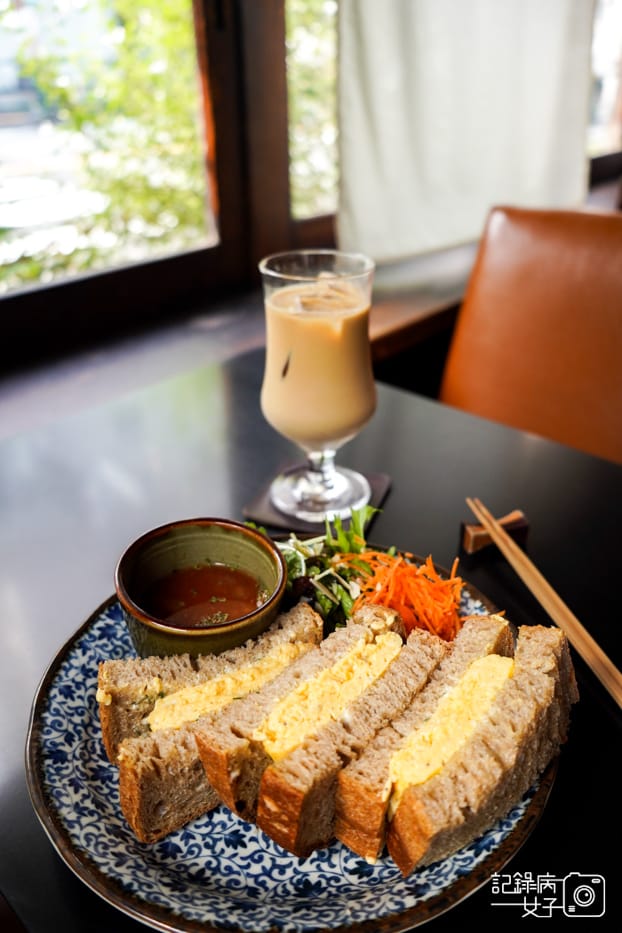 17日本東京咖啡廳Kayabaカヤバ珈琲招牌厚蛋吐司套餐たまごサンド.jpg