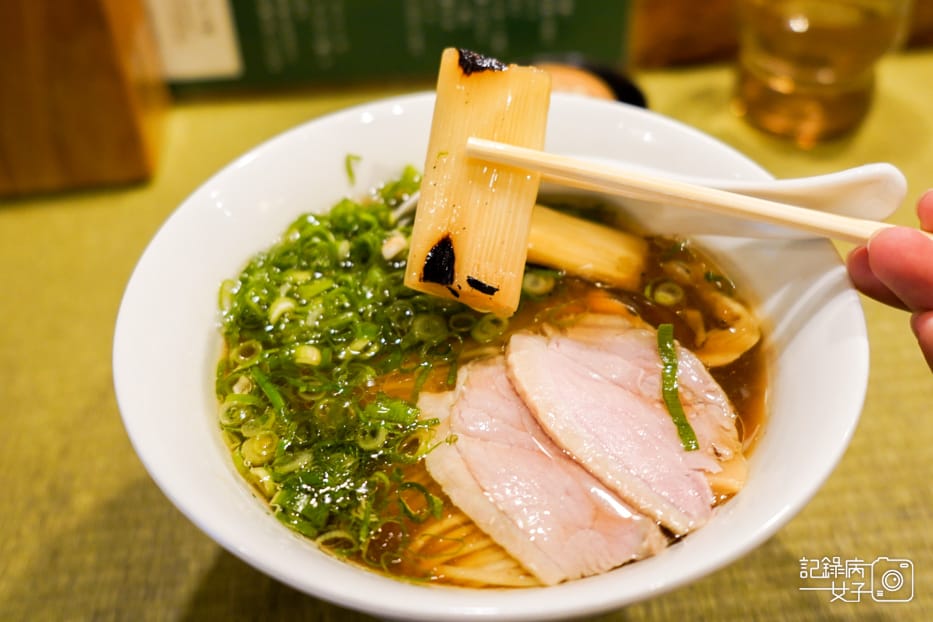 19日本東京拉麵鴨to蔥鴨湯拉麵蔥段洋蔥蔥絲甜蔥.jpg